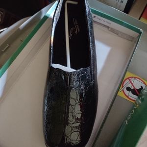 Women sz. 11W Comfortable  Dress Slipon